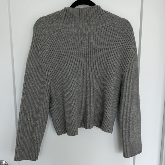 Gray Ribbed Sweater - Picture 3 of 3